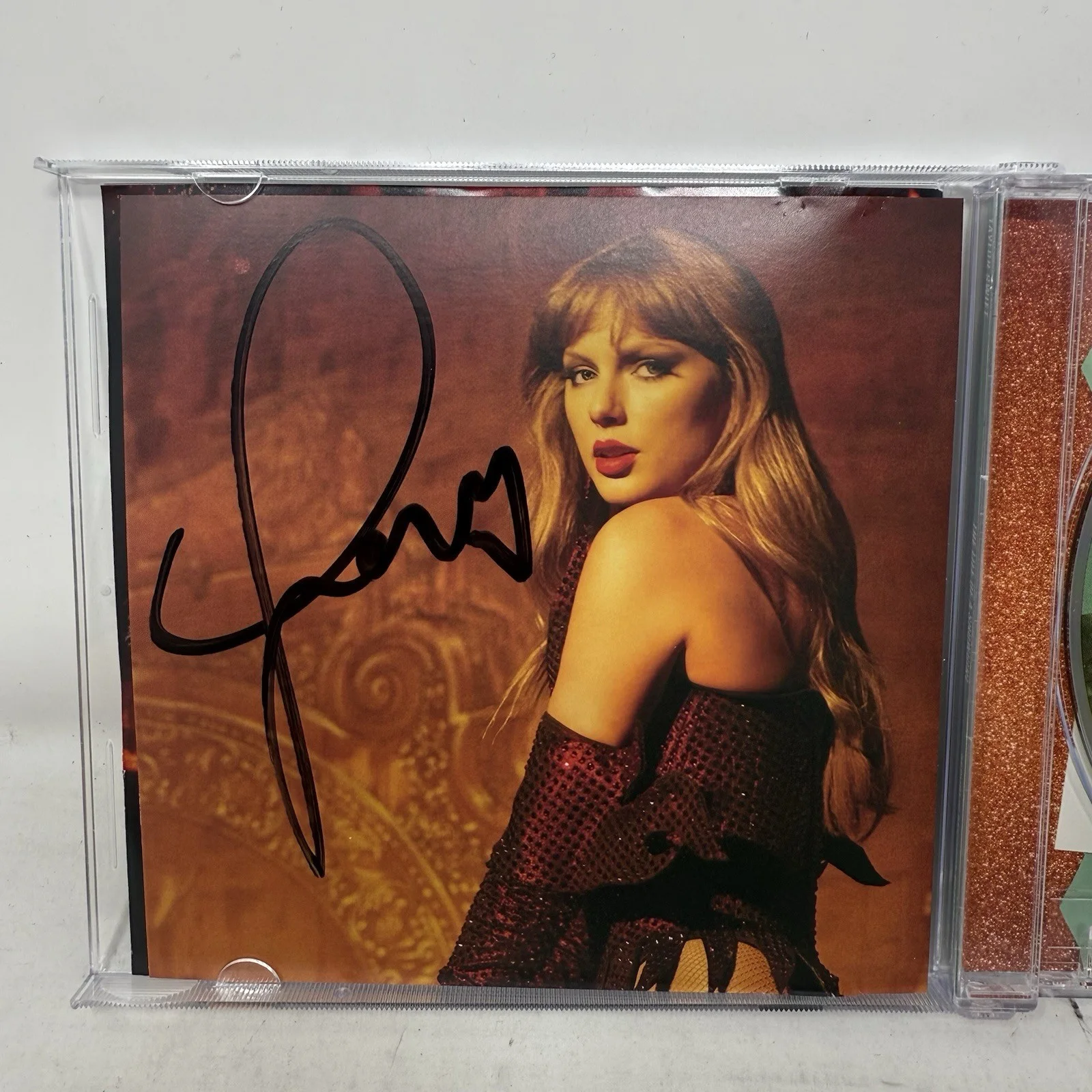 Taylor Swift Life Of A Showgirl - 4 CDs with Hand Signed Photo Inserts, изображение 5