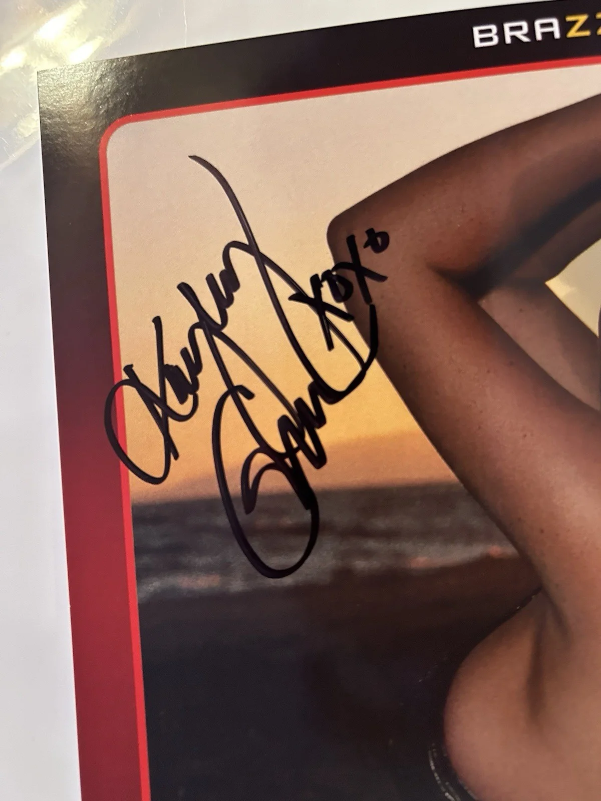 Kayley Gunner — Kayley Gunner Adult Star Brazzers Signed 8x10 Photo Card AVN Proof Pic, изображение 3
