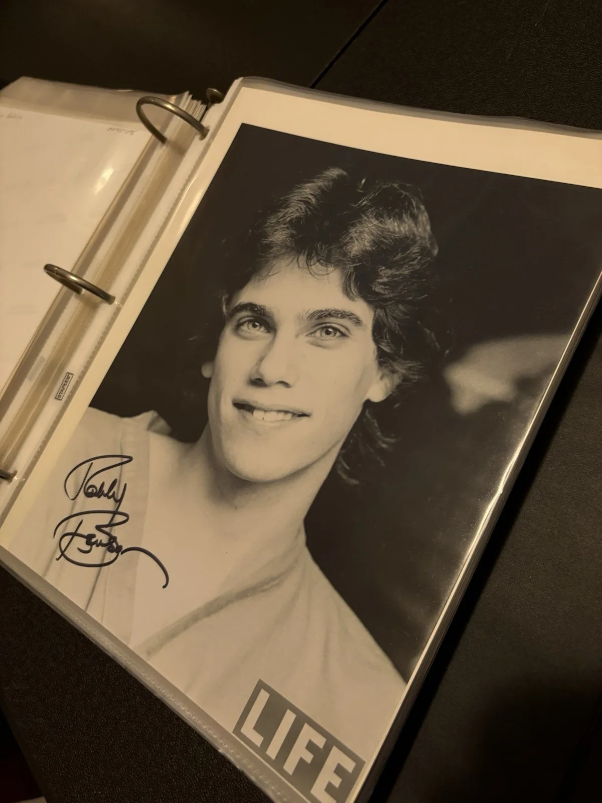 Robby Benson Signed 8x10 B&W Photo - LIFE Promo, изображение 2