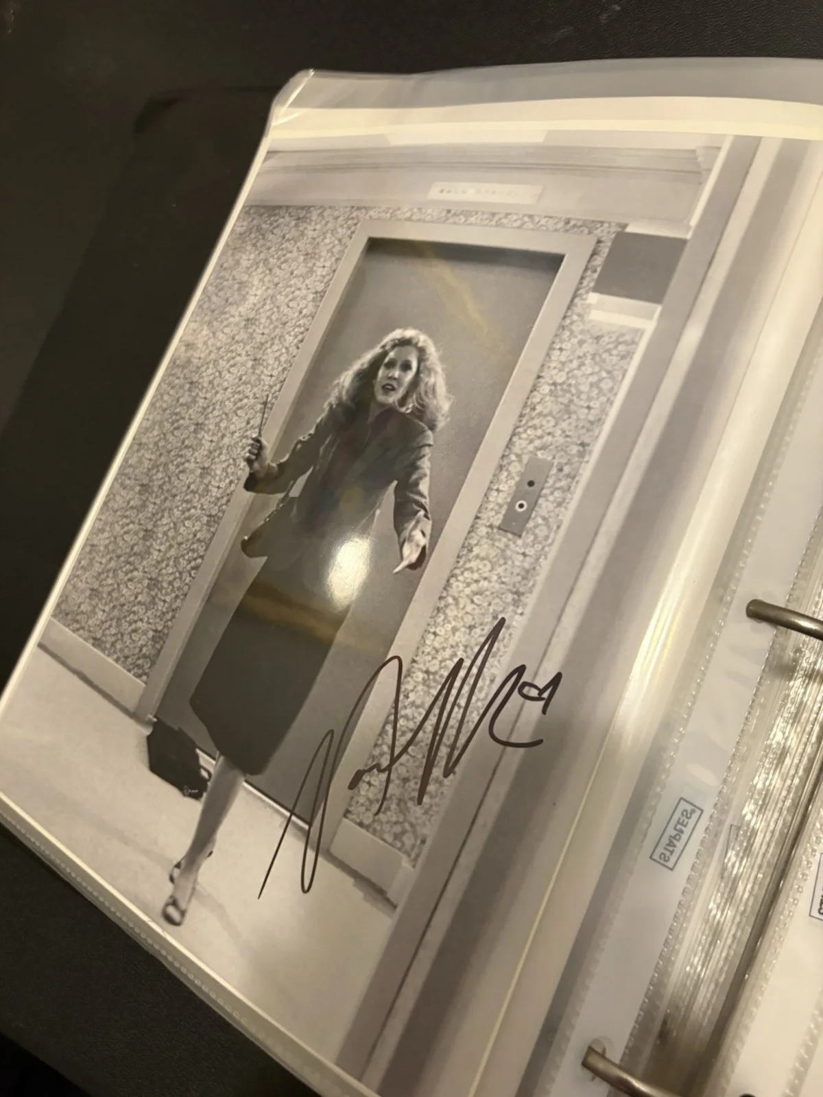 Nancy Allen Signed 8x10 B&W Photo - Elevator Still, image 3