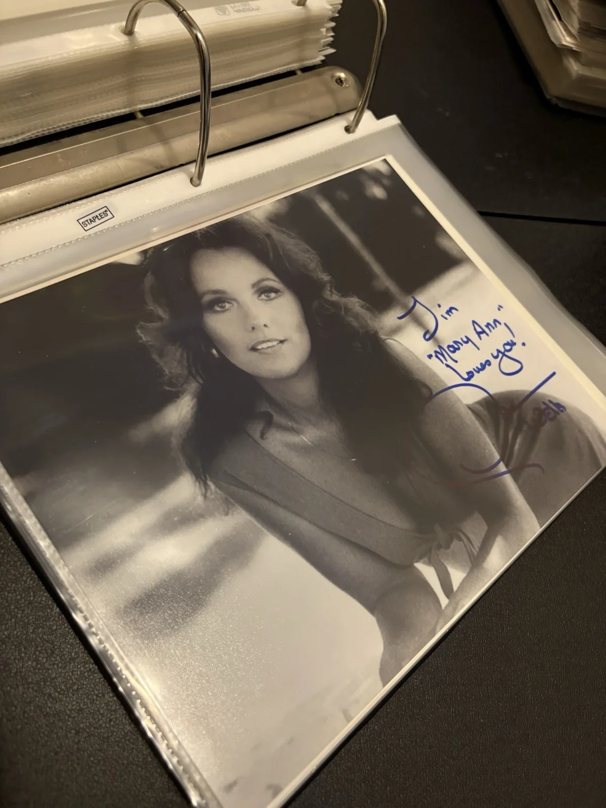 Dawn Wells Signed 8x10 B&W Photo - Mary Ann Inscription, изображение 3