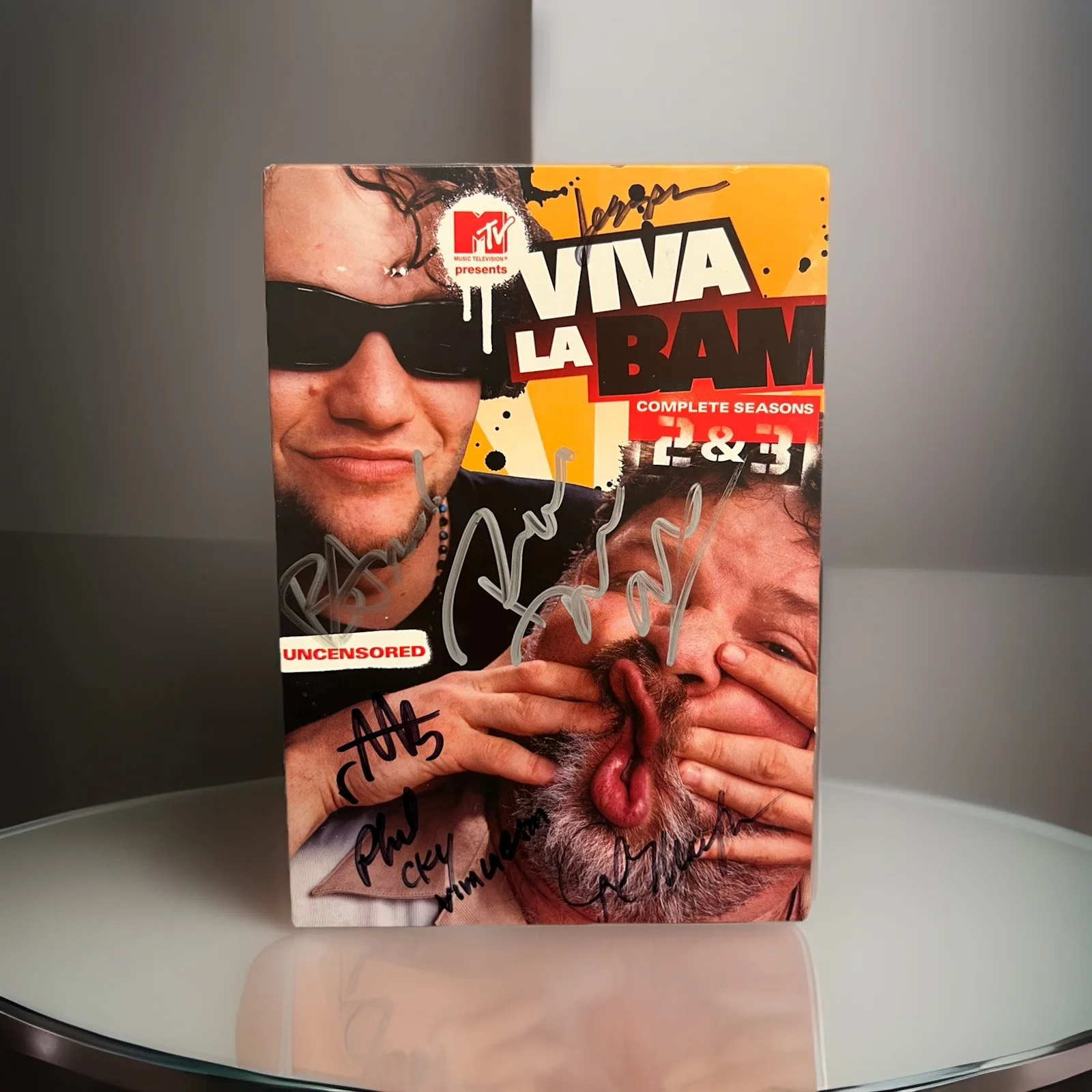 Ryan Dunn, Bam Margera, Phil Margera, April Margera, raab himself — Viva La Bam - Cast Signed 13x - Ryan Dunn, Bam Margera, + more! . JSA S2+3 2004