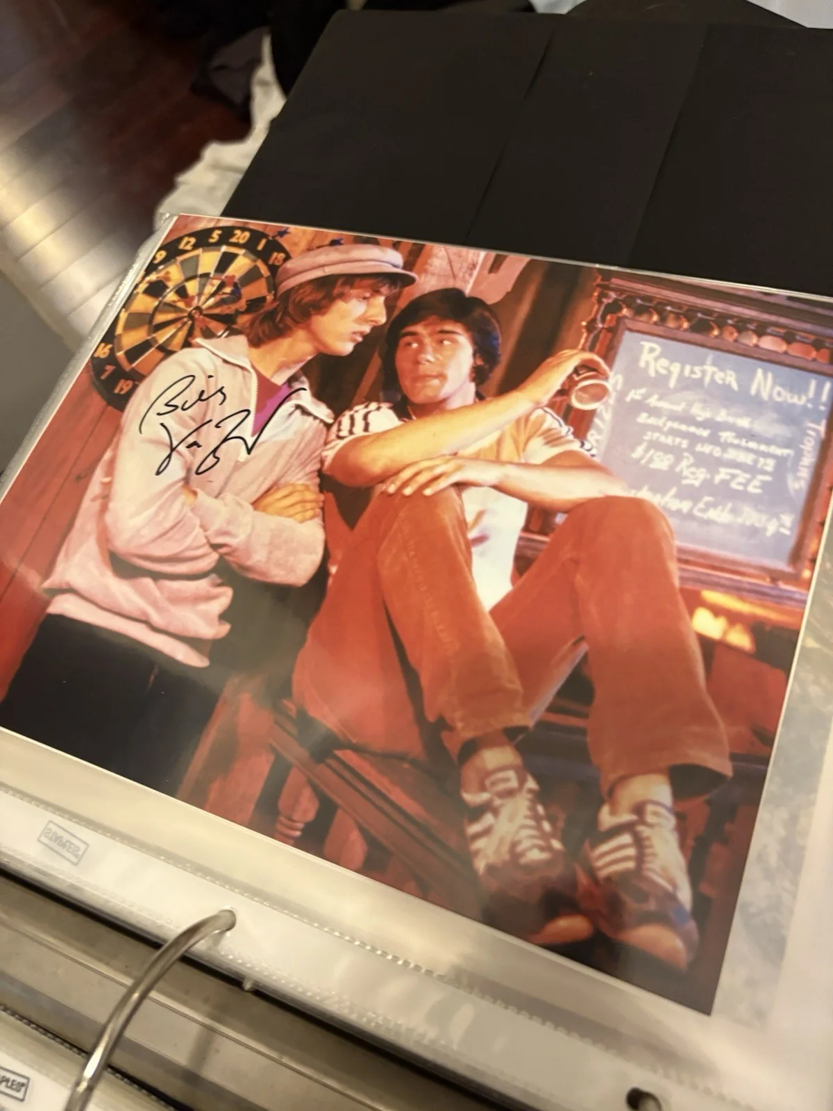 Ben Van Ostade Signed 8x10 Color Photo - Bar Scene, изображение 2
