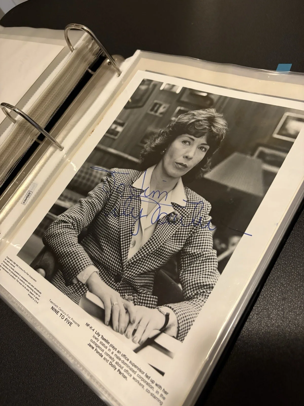 Lily Tomlin Signed 8x10 B&W Photo - Nine to Five Inscribed To Jim, image 2
