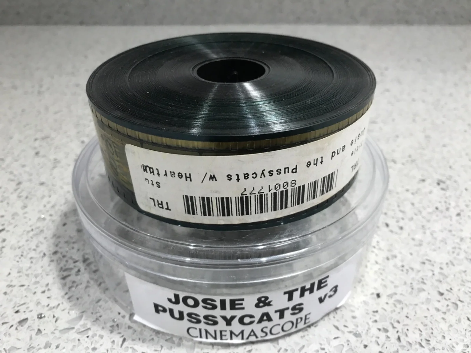 35mm Movie Trailer Film Cell Cinema Reel - JOSIE & THE PUSSYCATS v3 (2001), изображение 3