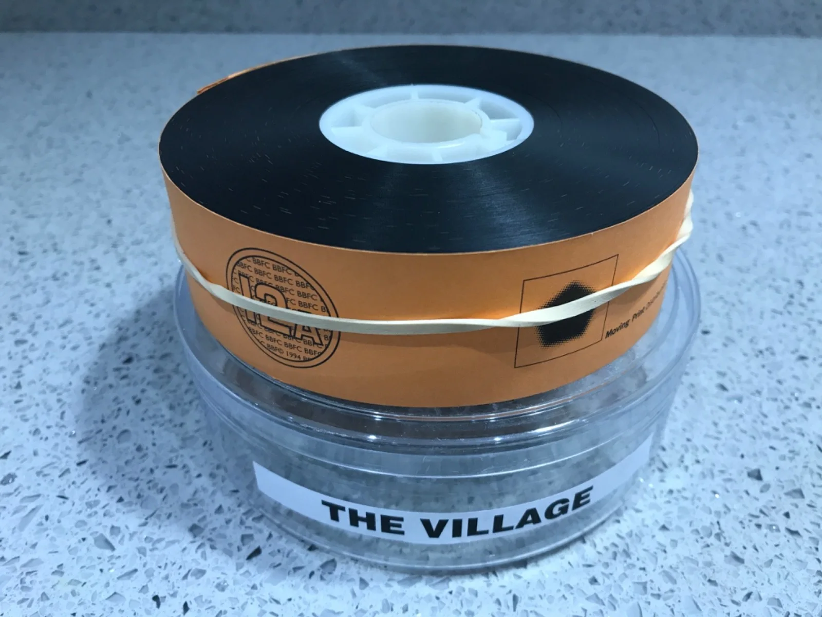 35mm Movie Trailer Film Cell Cinema Reel - THE VILLAGE v2 (2004) Joaquin Phoenix, изображение 2