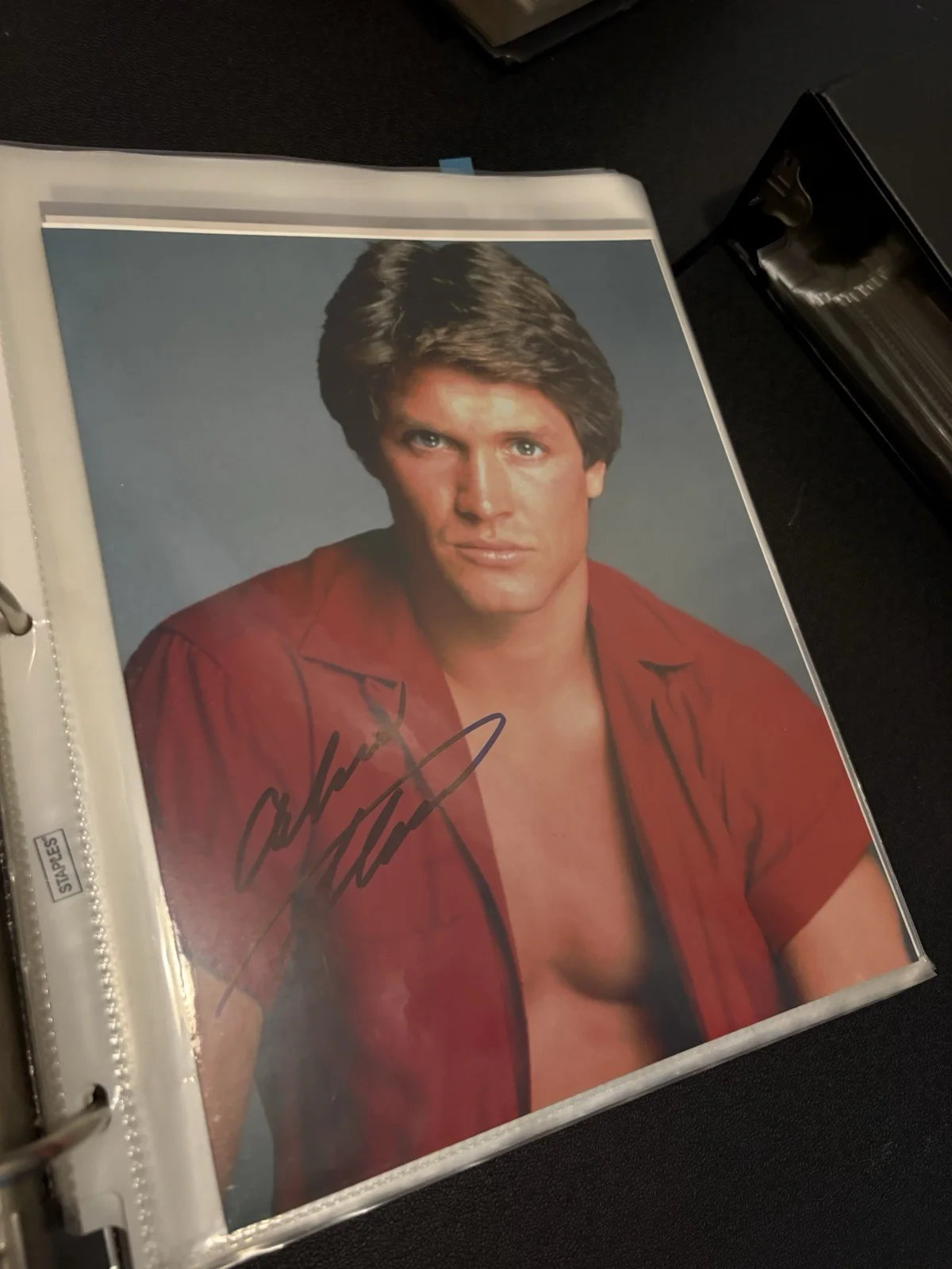 Andrew Stevens Signed 8x10 Color Glamour Photo - Red Shirt Blue Autograph, изображение 2