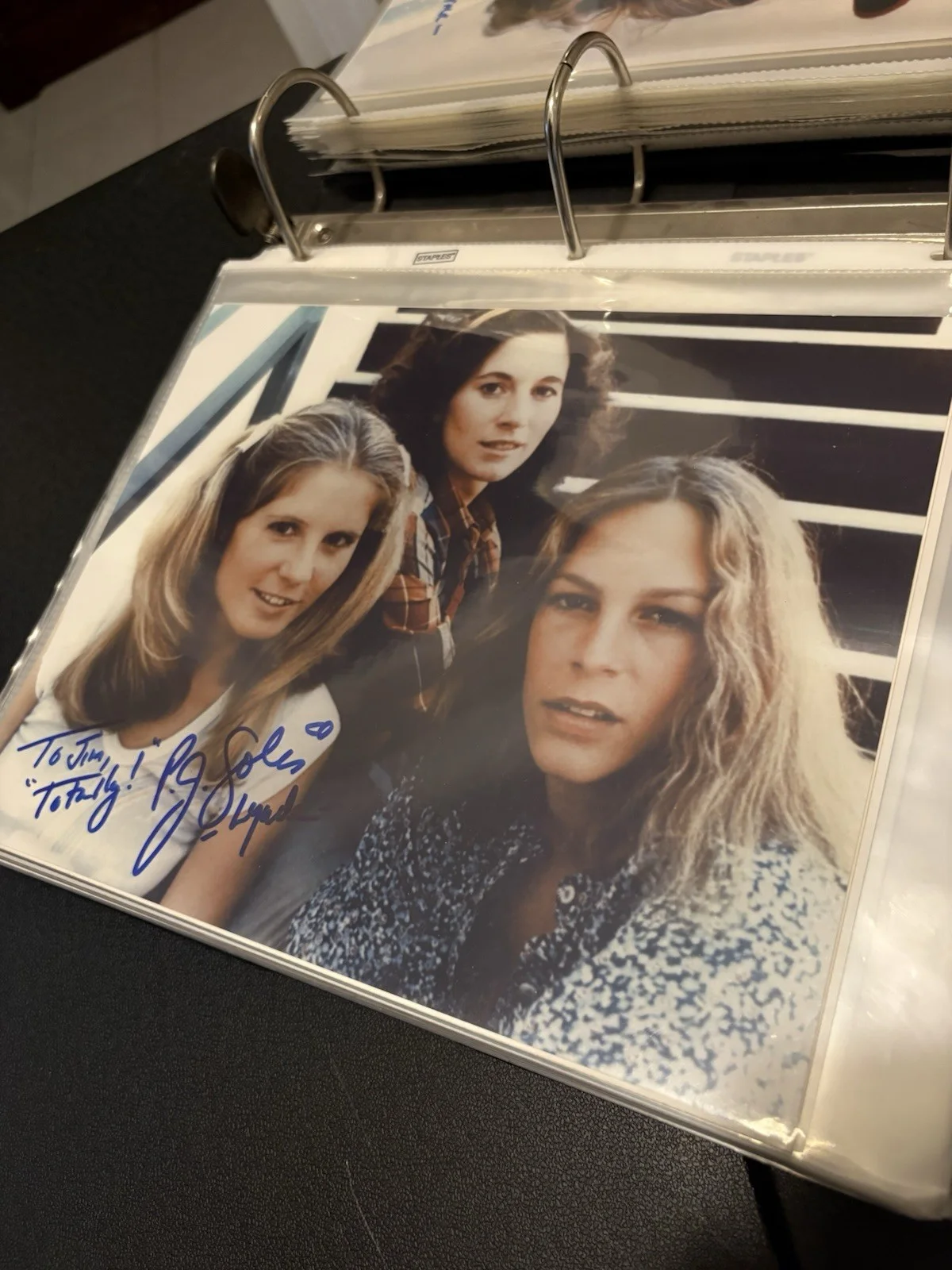 P.J. Soles Signed 8x10 Halloween Cast Photo - Inscribed 'Totally!' To Jim, изображение 2