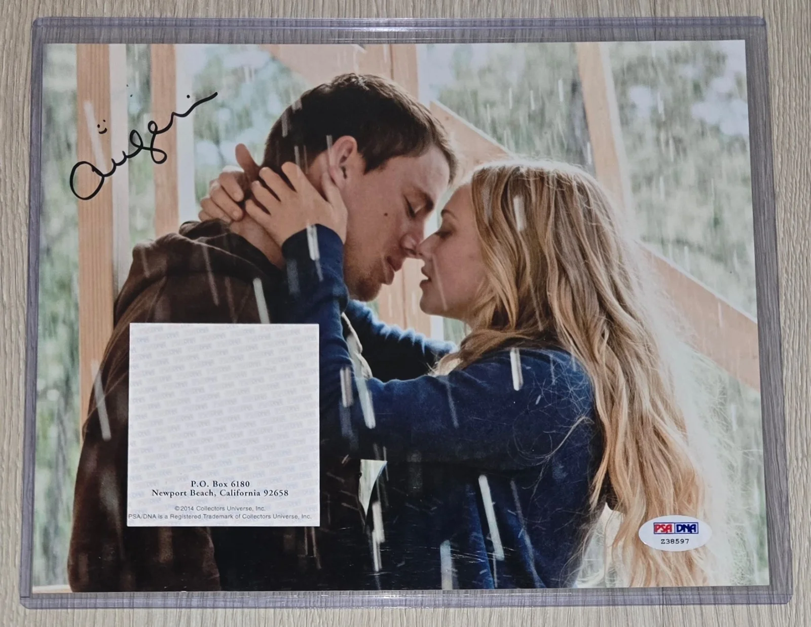 Amanda Seyfried — Amanda Seyfried Autograph PSA DNA Authentic COA Dear John First Kiss Scene 8x10, изображение 2