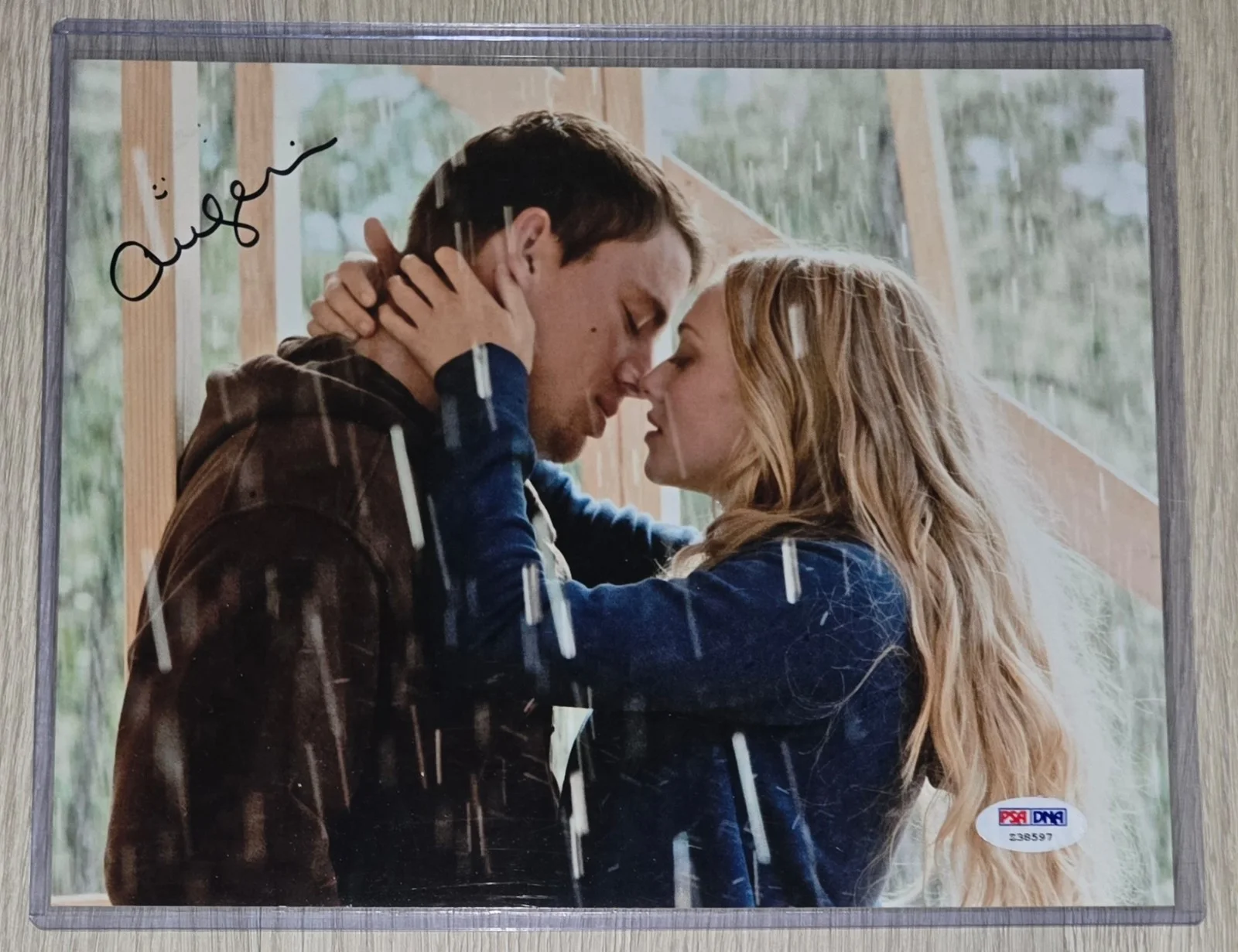 Amanda Seyfried — Amanda Seyfried Autograph PSA DNA Authentic COA Dear John First Kiss Scene 8x10, изображение 3