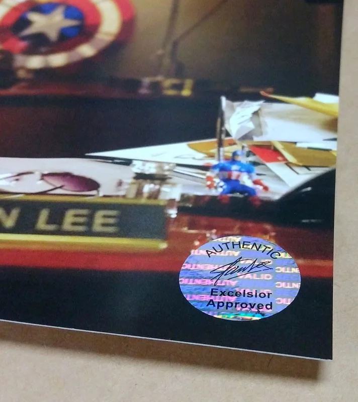 Stan Lee — Stan Lee Authentic Autographed Photo Excelsior Approved Hologram Captain America, изображение 2