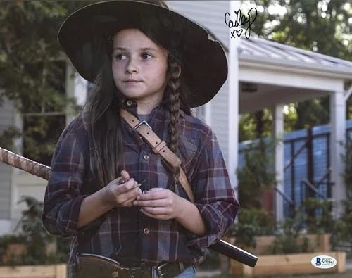 Cailey Fleming — Cailey Fleming The Walking Dead Authentic Signed 11x14 Photo BAS #V72563, image 2
