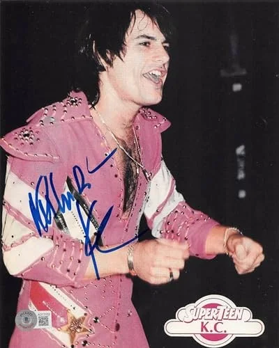 Harry Wayne Casey — Harry Wayne Casey KC and the Sunshine Band Signed 8x10 Photo BAS #AD77032, image 2