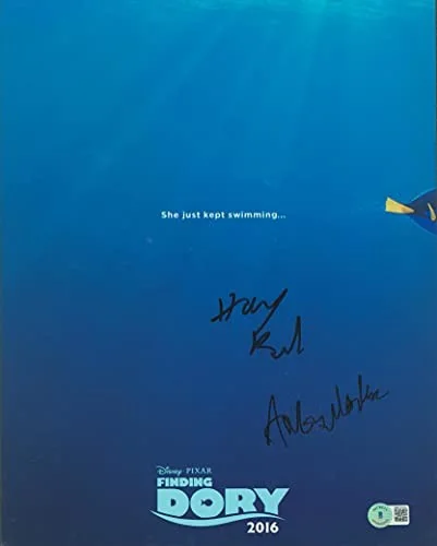 Hayden Rolence, Angus Maclan — Hayden Rolence & Angus Maclan Finding Dory Signed 11x14 Photo BAS #BB22938, изображение 2