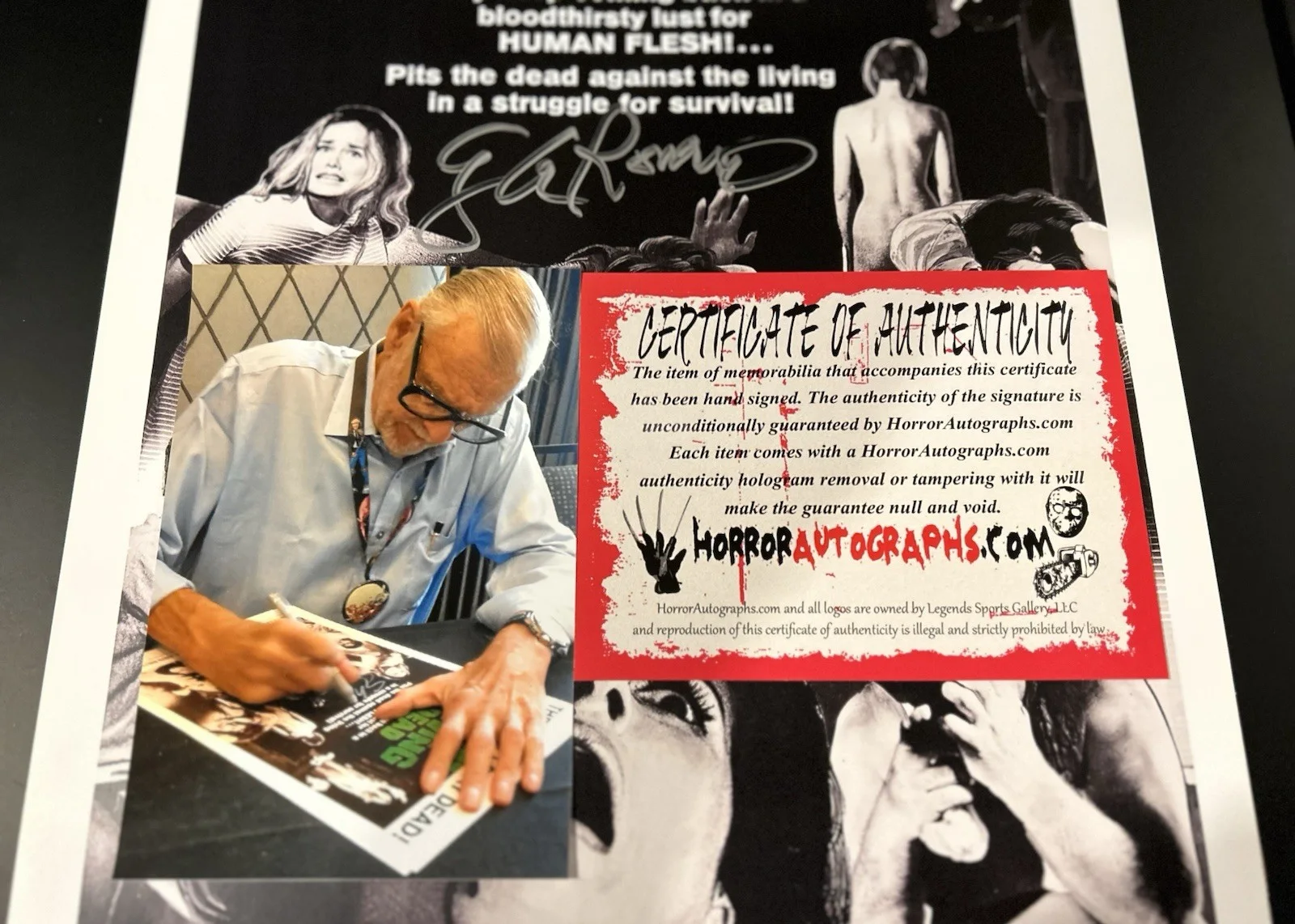 Director George Romero — George A. Romero Signed Night of the Living Dead 11x17 Poster COA-Signing Photo, изображение 4