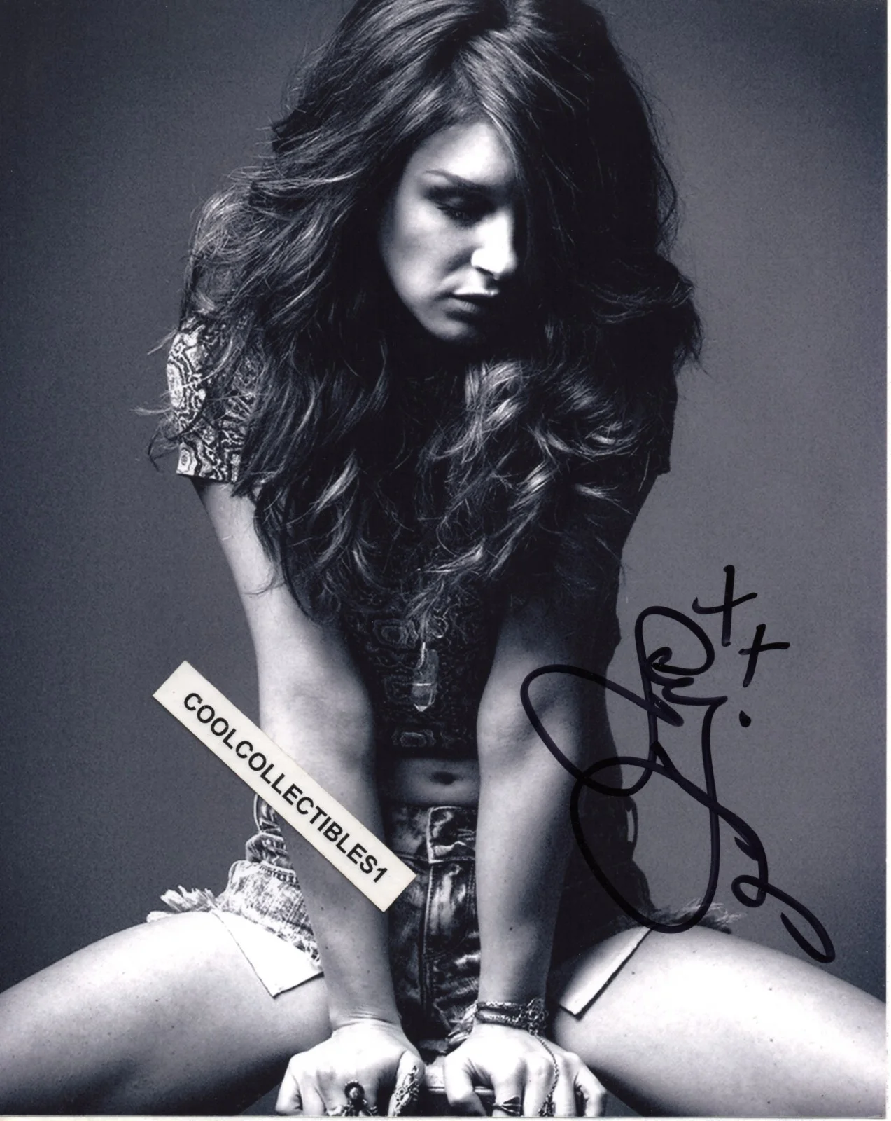 SHENAE GRIMES — SHENAE GRIMES "90210" IN PERSON SIGNED 8X10 BLACK & WHITE PHOTO COA "EXACT PROOF