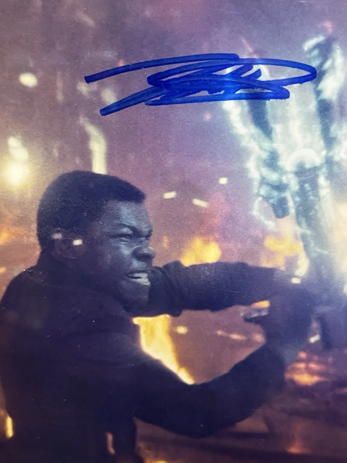 John Boyega — JOHN BOYEGA FINN STAR WARS SIGNED TOPPS AUTHENTICS AUTOGRAPH 8X10 PHOTO W/ HOLO, изображение 2
