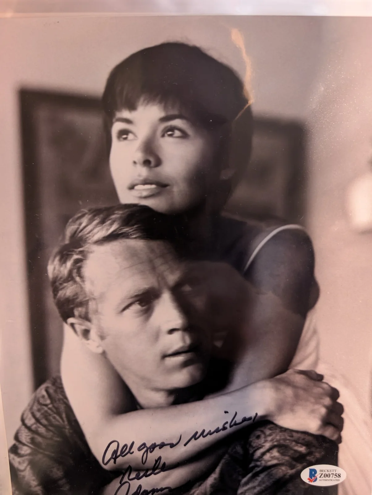 NEILE ADAMS — RARE NEILE ADAMS SIGNED 8X10 PHOTO W/STEVE MCQUEEN BECKETT CERTIFIED