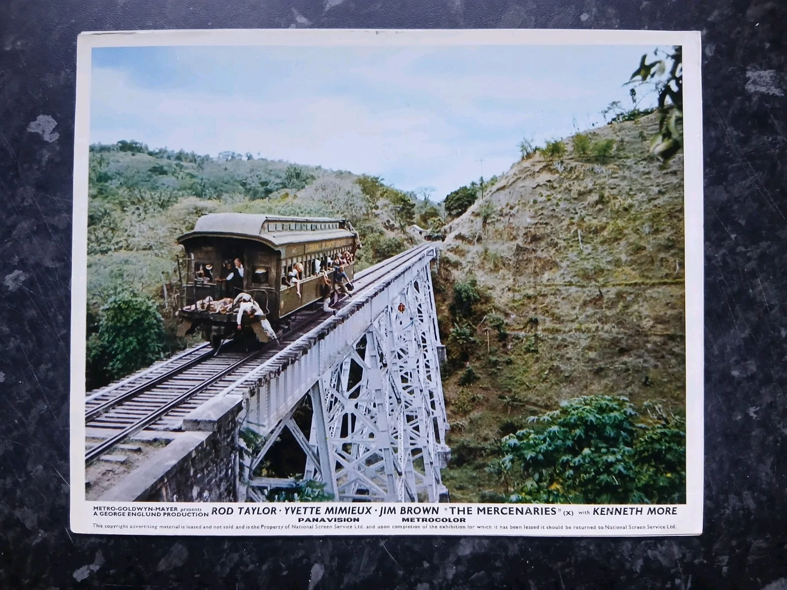 THE MERCENARIES, AKA DARK OF THE SUN. SET OF 8 LOBBY CARDS. ROD TAYLOR, изображение 4