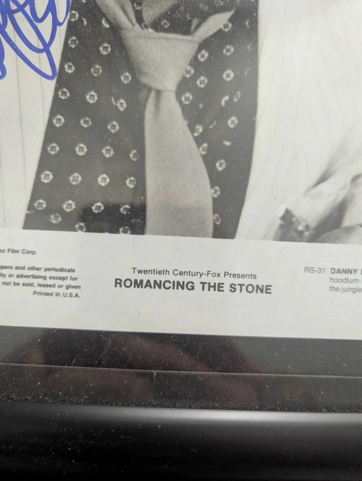 Danny Devito — Danny DeVito Signed 8x10 Photo – Romancing the Stone – Authenticated COA, image 3