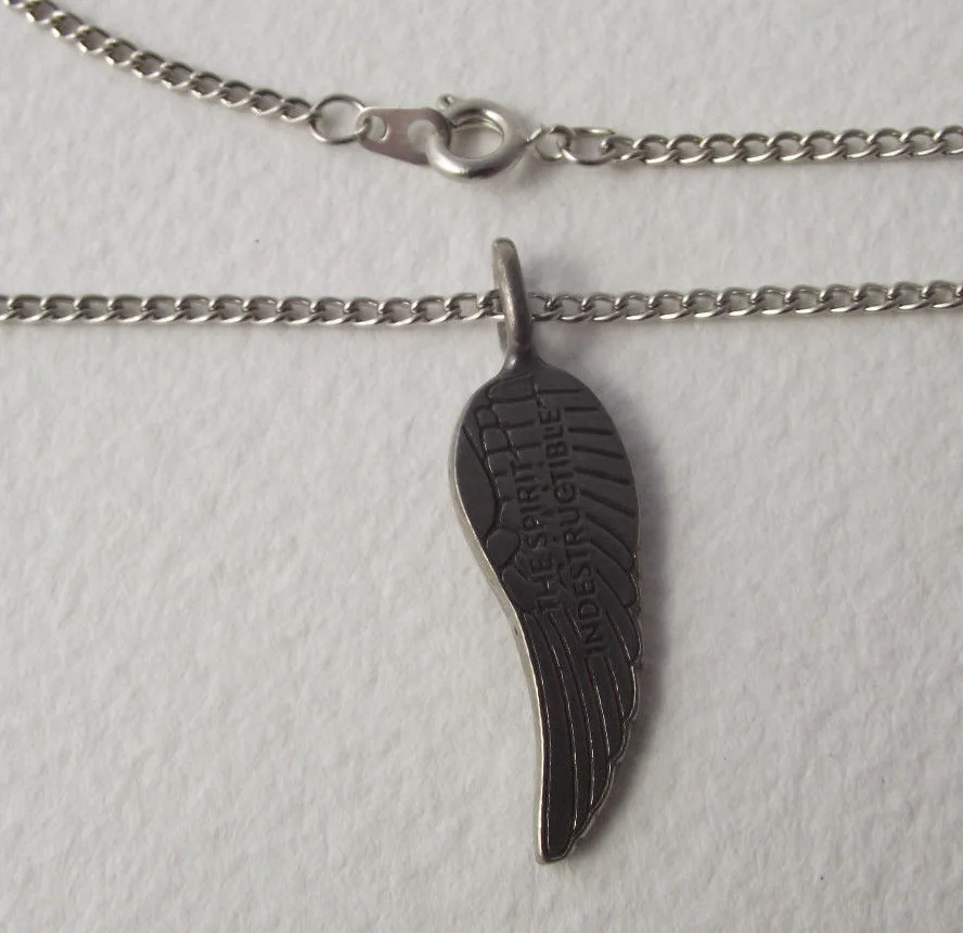 Nelly Furtado "The Spirit Indestructible" Necklace w/Pendant Signed Sealed NEW, изображение 3