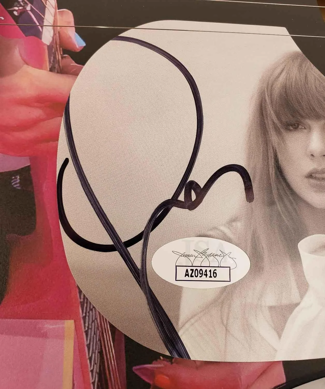 Taylor Swift Signed 38" Acoustic Guitar (JSA) All-Time Champion in Music Awards, изображение 3