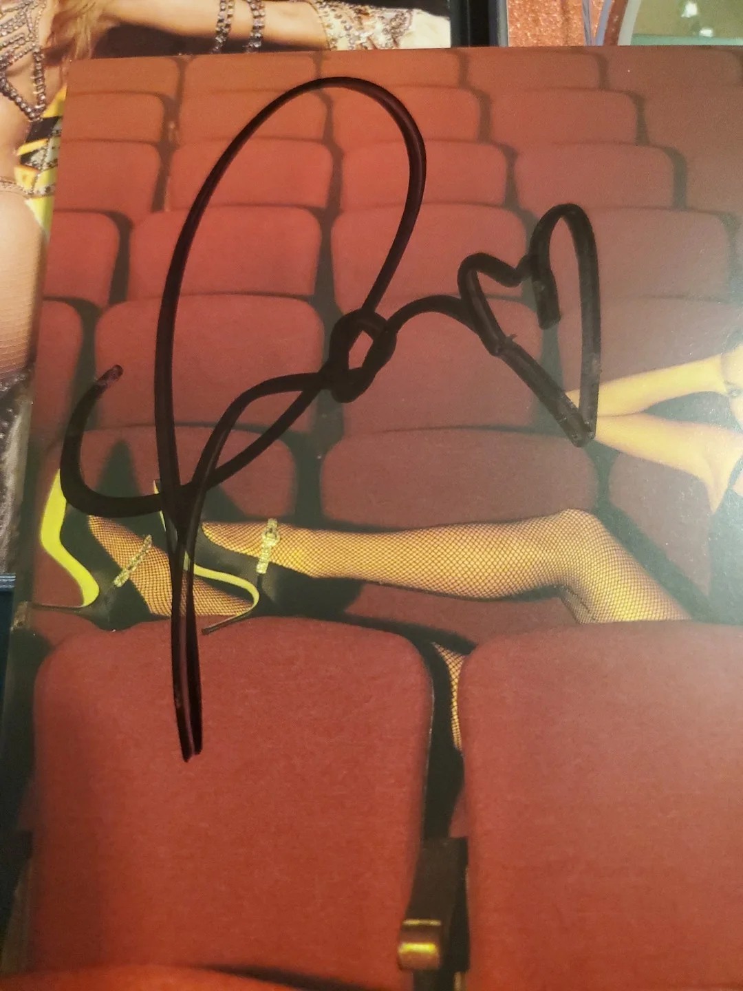 Taylor Swift The Life of a Showgirl signed photo #4 DOUBLE HEART, изображение 3