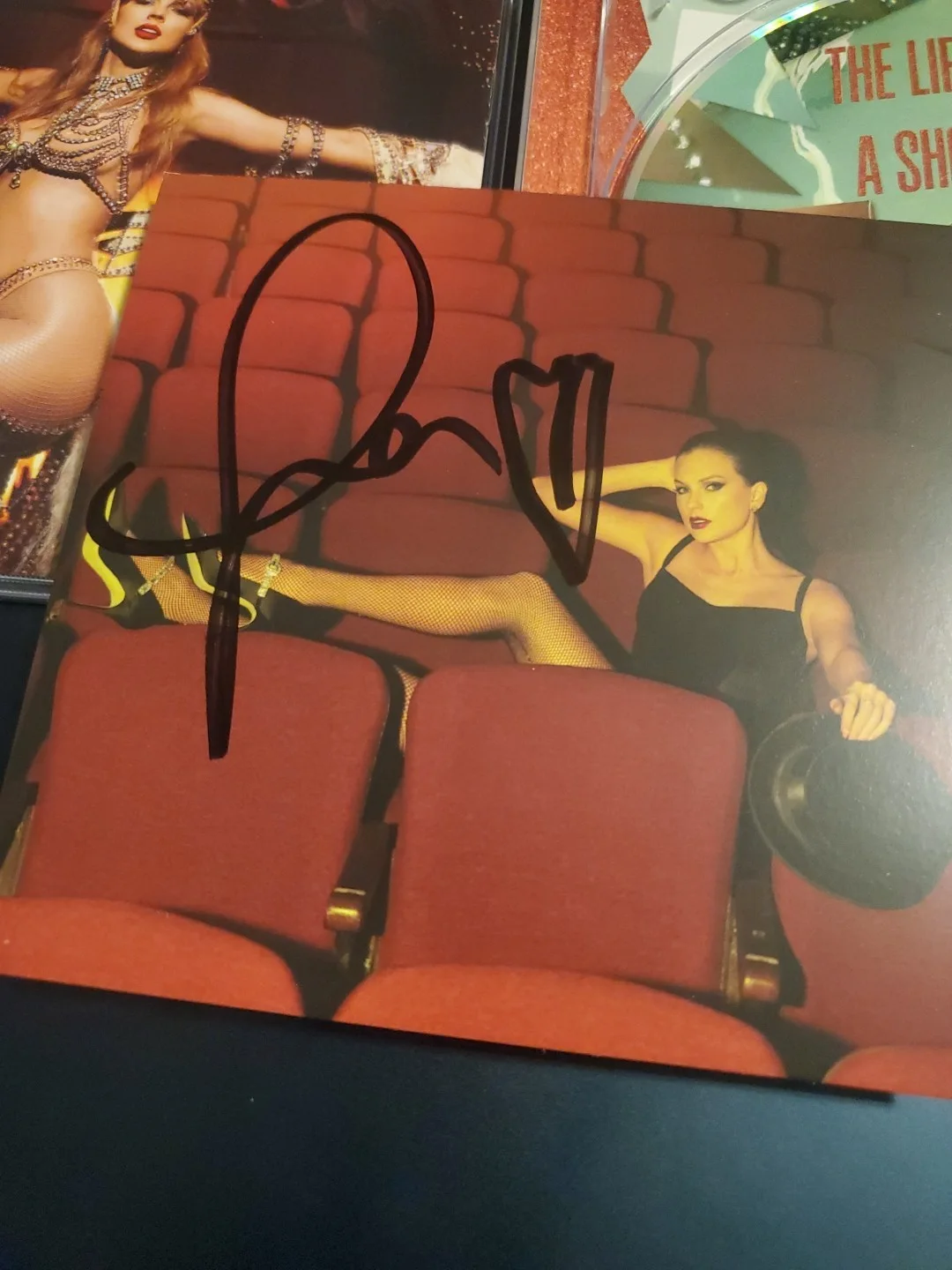 Taylor Swift The Life Of A Showgirl signed cd photo #4 DOUBLE HEART P, изображение 2