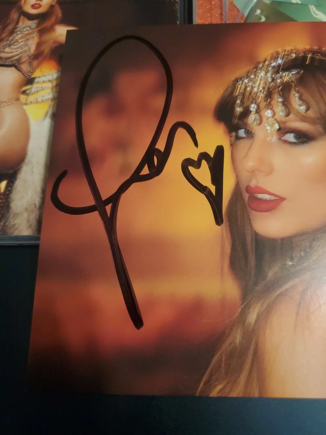Taylor Swift The Life Of A Showgirl signed cd photo #1 DOUBLE HEART, изображение 2