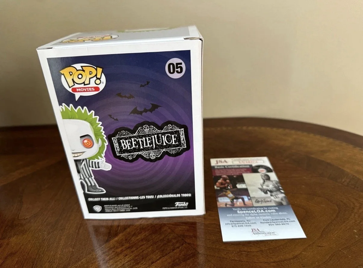 Catherine O'Hara — Funko Pop Movies Beetlejuice #05 Signed Catherine O'Hara Autographed JSA, image 3
