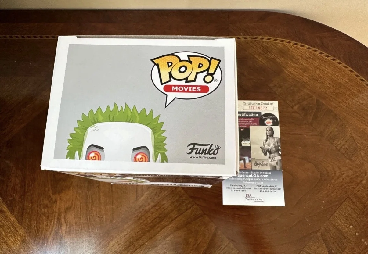 Catherine O'Hara — Funko Pop Movies Beetlejuice #05 Signed Catherine O'Hara Autographed JSA, image 5
