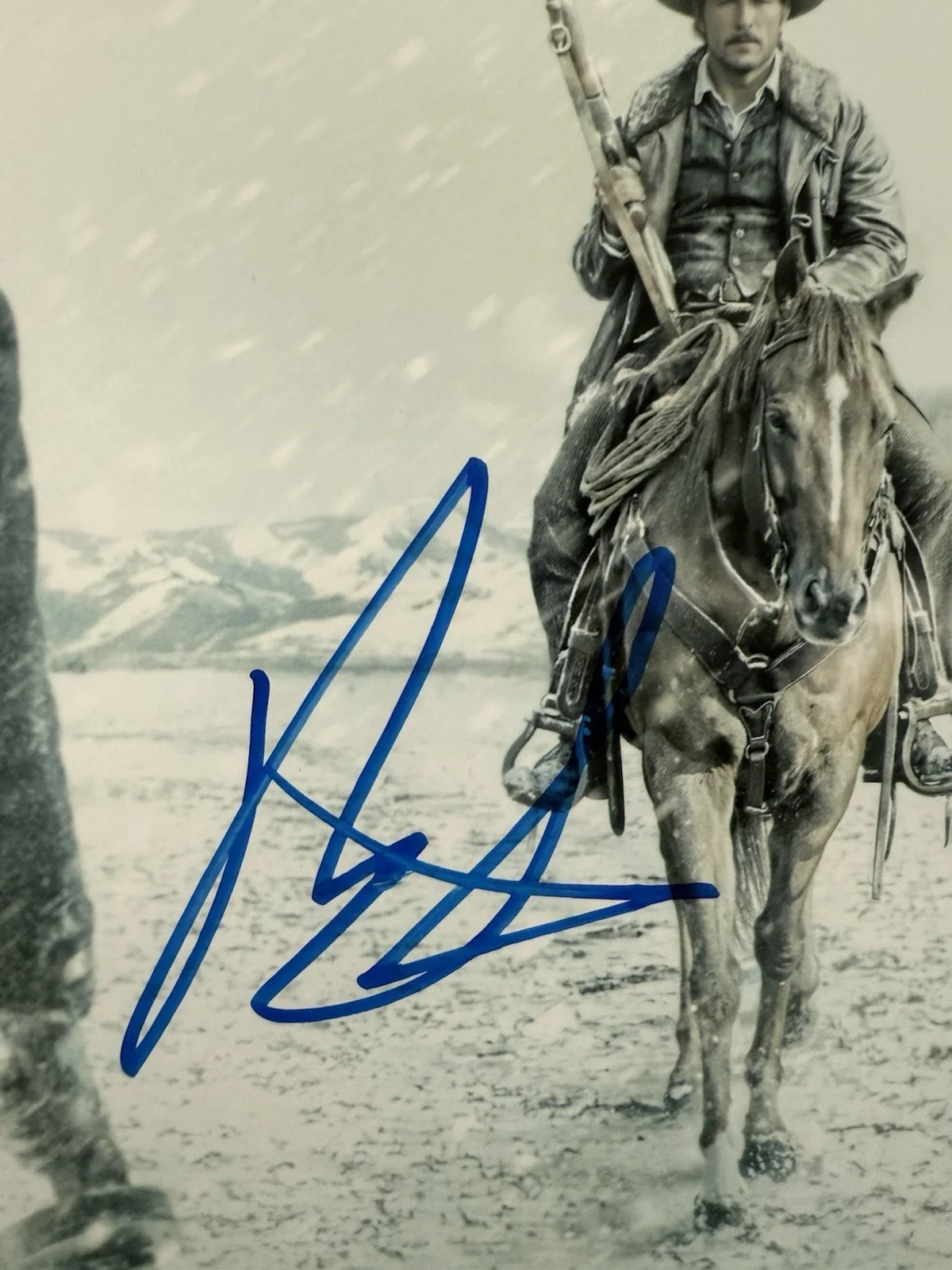 Brandon Sklenar — BRANDON SKLENAR SIGNED 8X10 PHOTO 1923 SPENCER DUTTON BECKETT BN96765, изображение 2