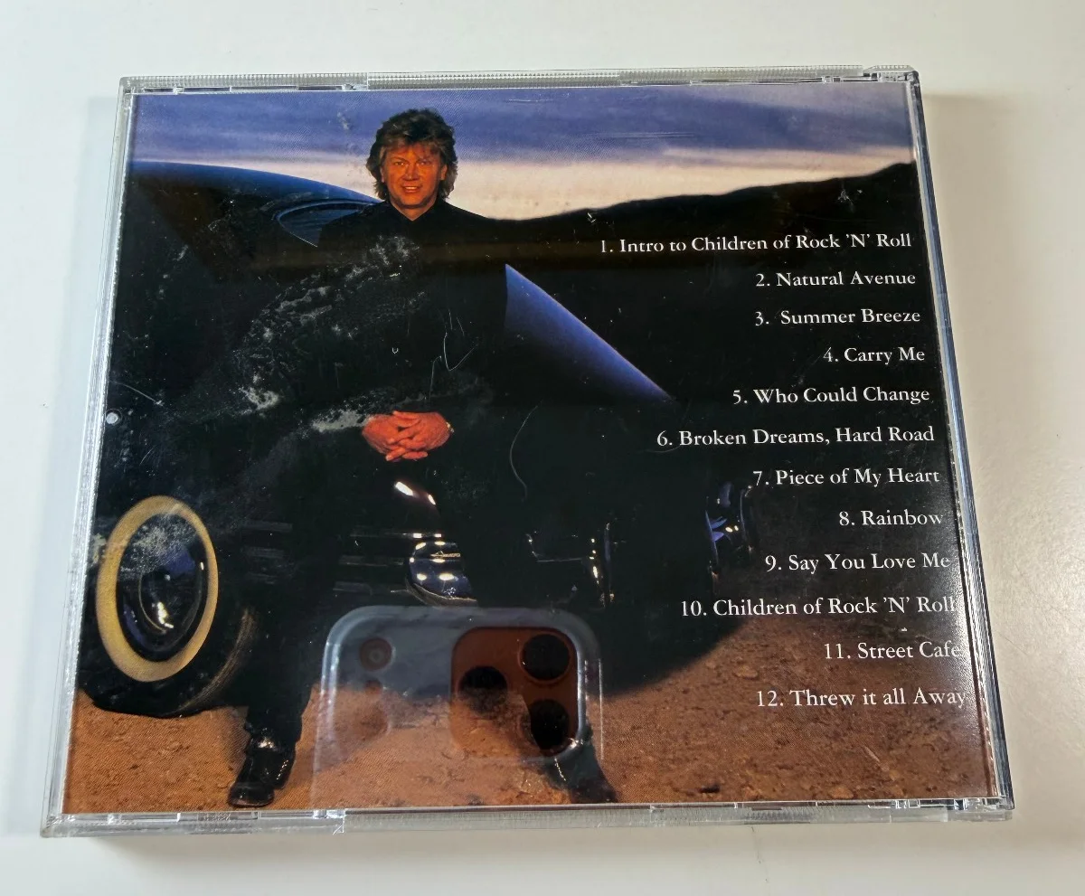 John Lodge (Moody Blues) Signed Natural Avenue CD complete in case, image 2