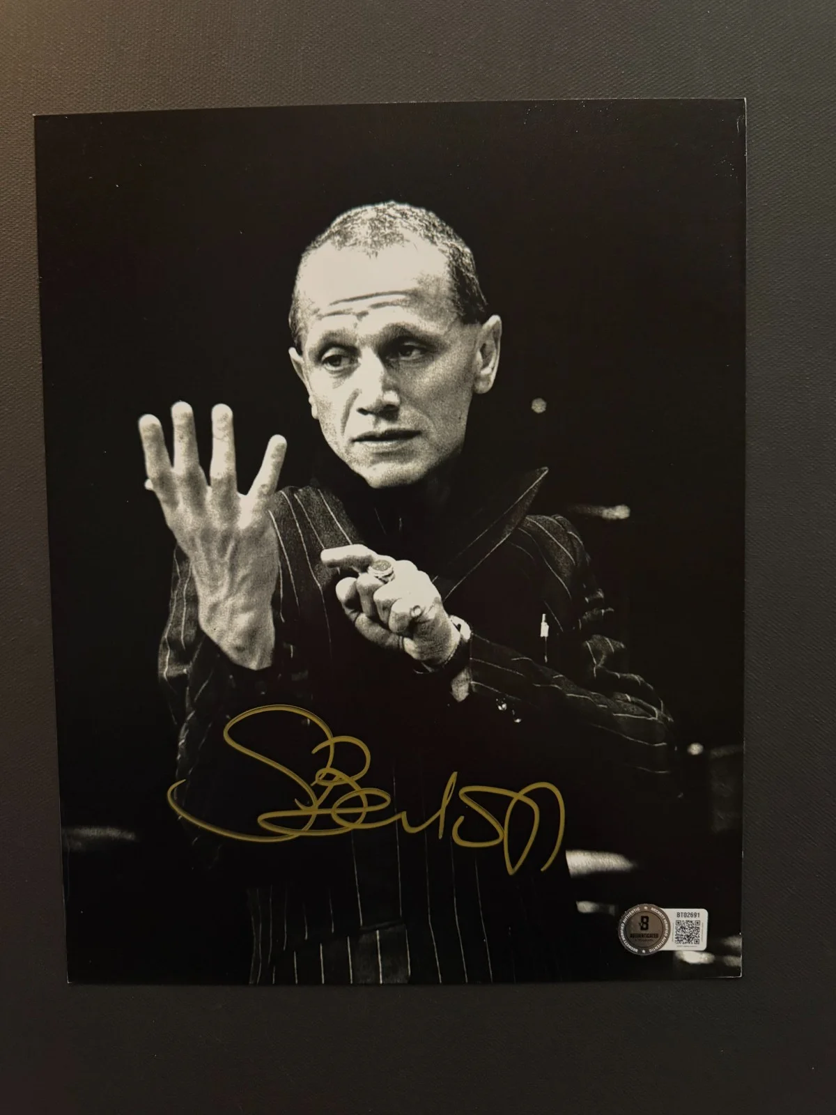 Steven Berkoff — Steven Berkoff Rare! signed autographed classic Hamlet 8x10 photo Beckett BAS
