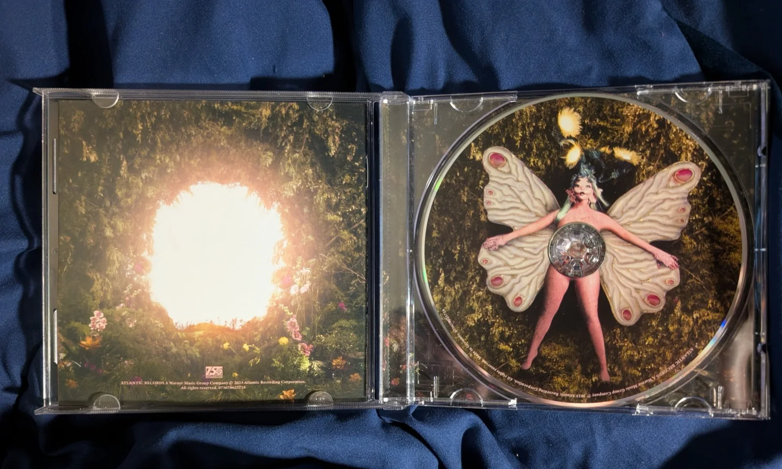 Melanie Martinez Portals CD (Signed Art Card), image 4