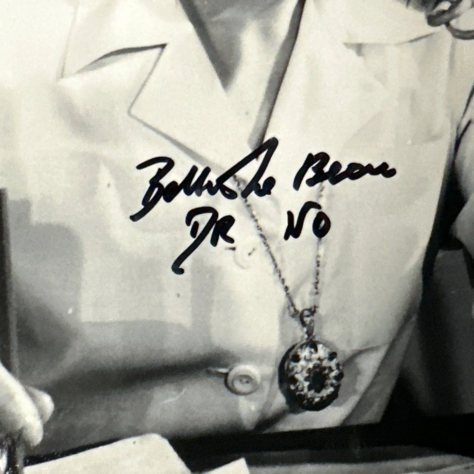 Bettina Le Beau James Bond Autographed Signed 8x10 Color Photo B’BC COA, изображение 2
