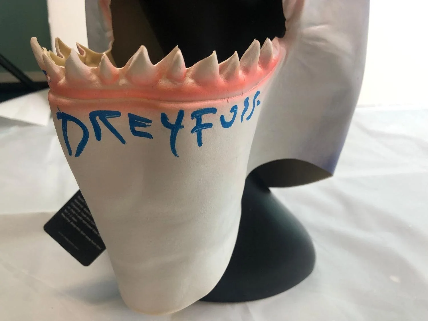 Richard Dreyfuss Signed JAWS Shark Mask w Remarkably Unique Signature! ACOA, изображение 4