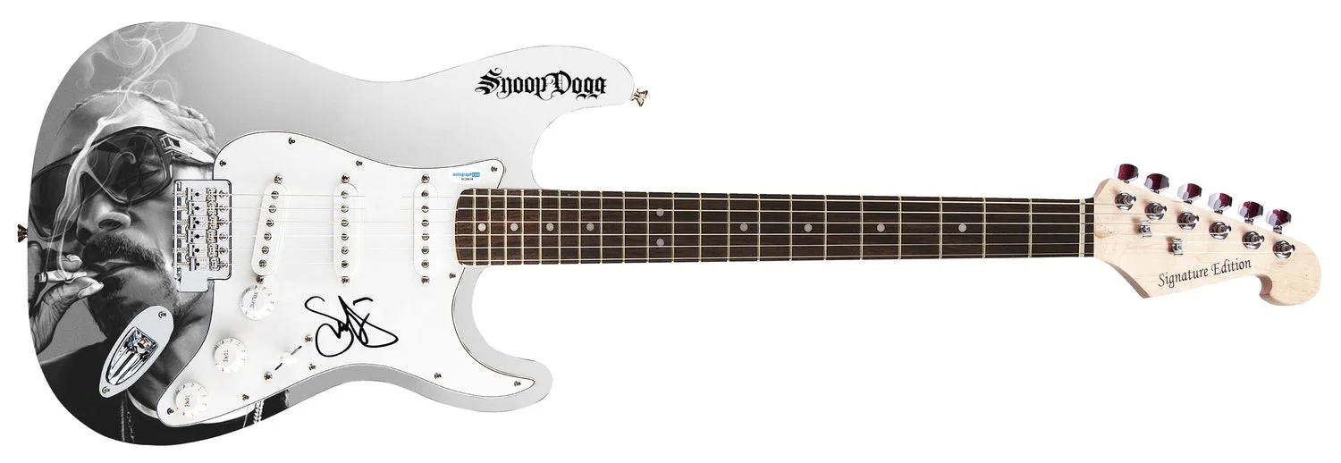 Snoop Dogg Signed "Too High Too Fly" Custom Graphics Guitar ACOA, image 3