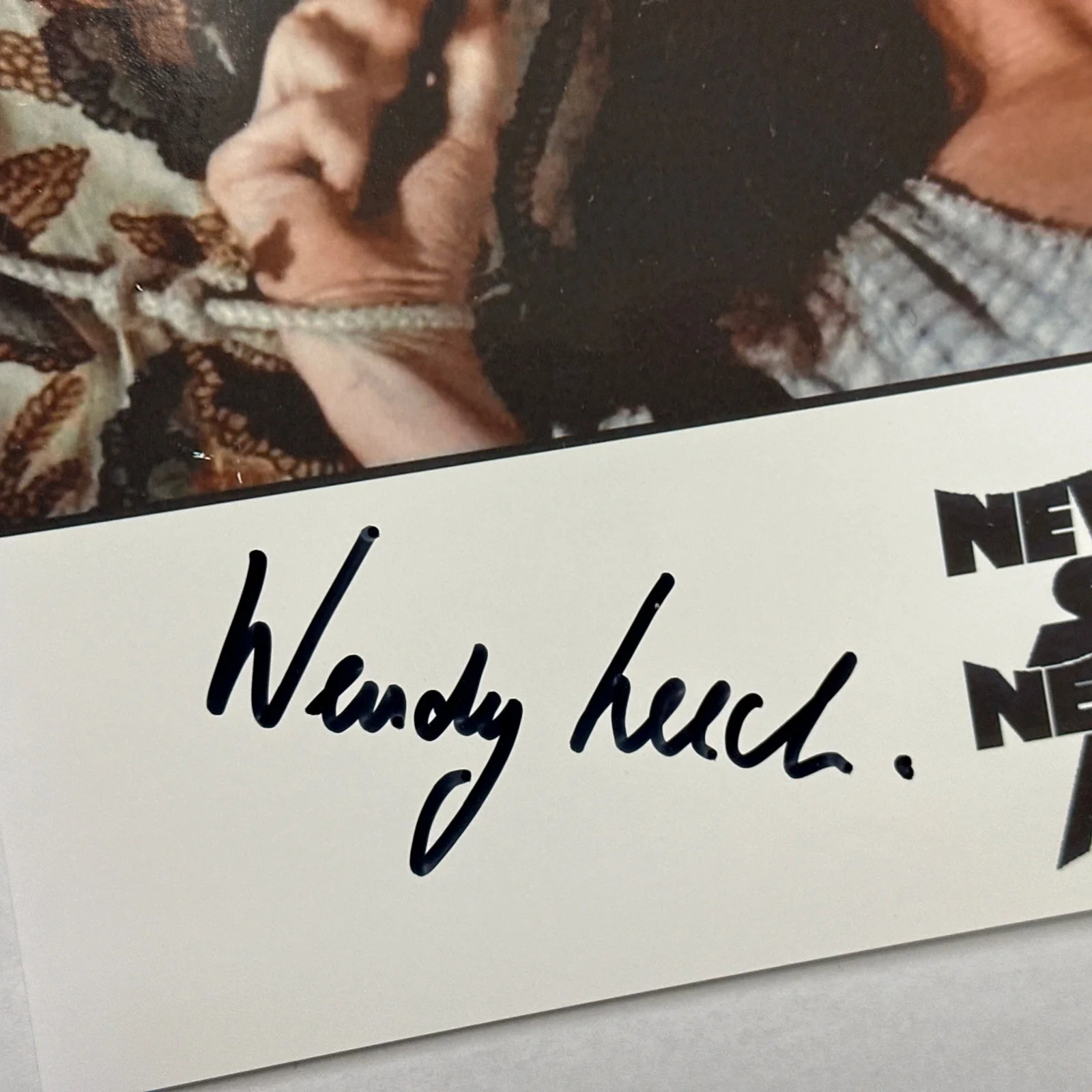 Wendy Leech James Bond Autographed Signed 8x10 Color Photo B’BC COA, изображение 2