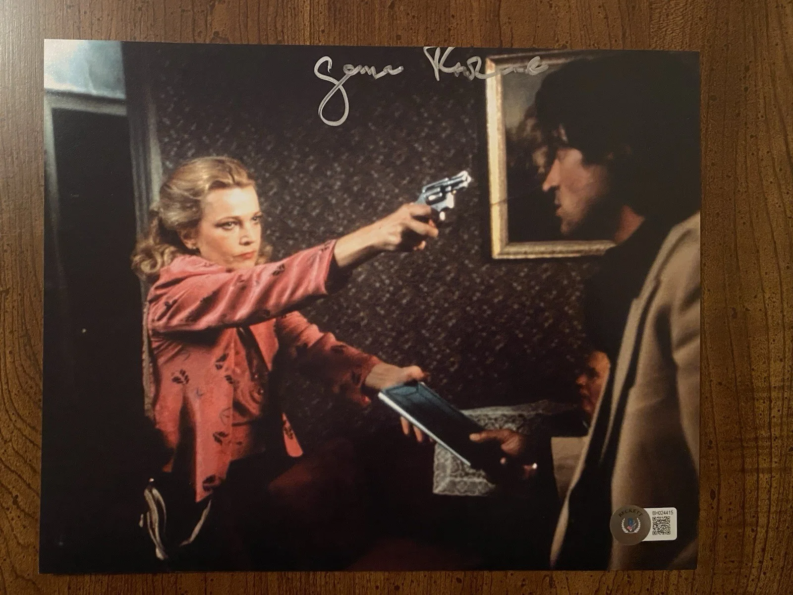 Gena Rowlands — Gena Rowlands Signed Autographed Photo Gloria The Notebook Beckett BAS