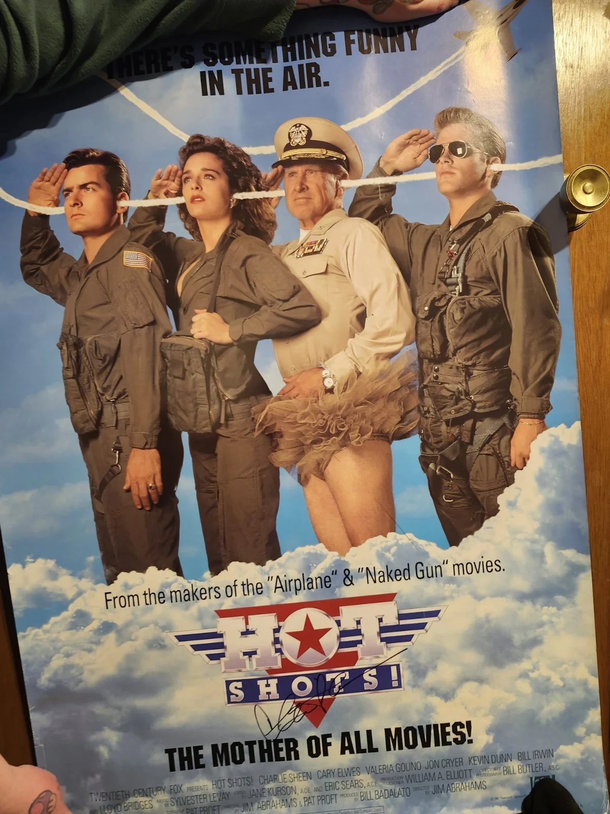 charlie sheen — Charlie Sheen Signed Autograph Hot Shots! Full Sized Poster! Psa Coa 2 Half Men, изображение 2