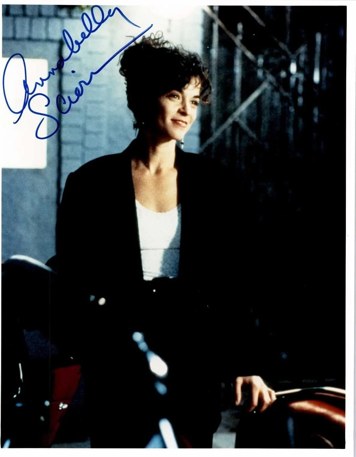 Annabella Sciorra — Annabella Sciorra Signed Autographed Color Glossy 8x10 Photo