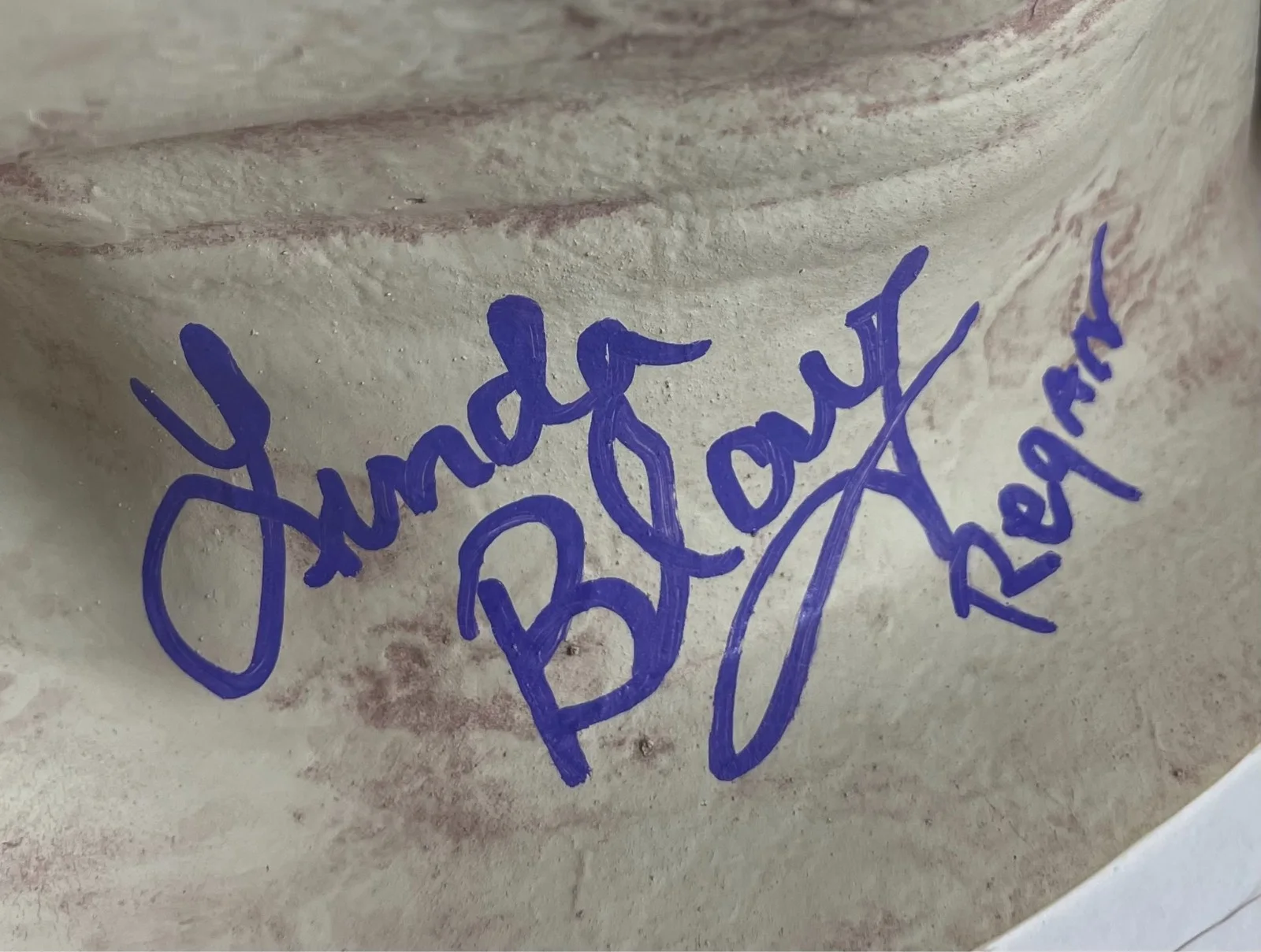 Linda Blair — Linda Blair & Eileen Dietz Signed Spirit The Exorcist Regan Mask JSA COA, изображение 2