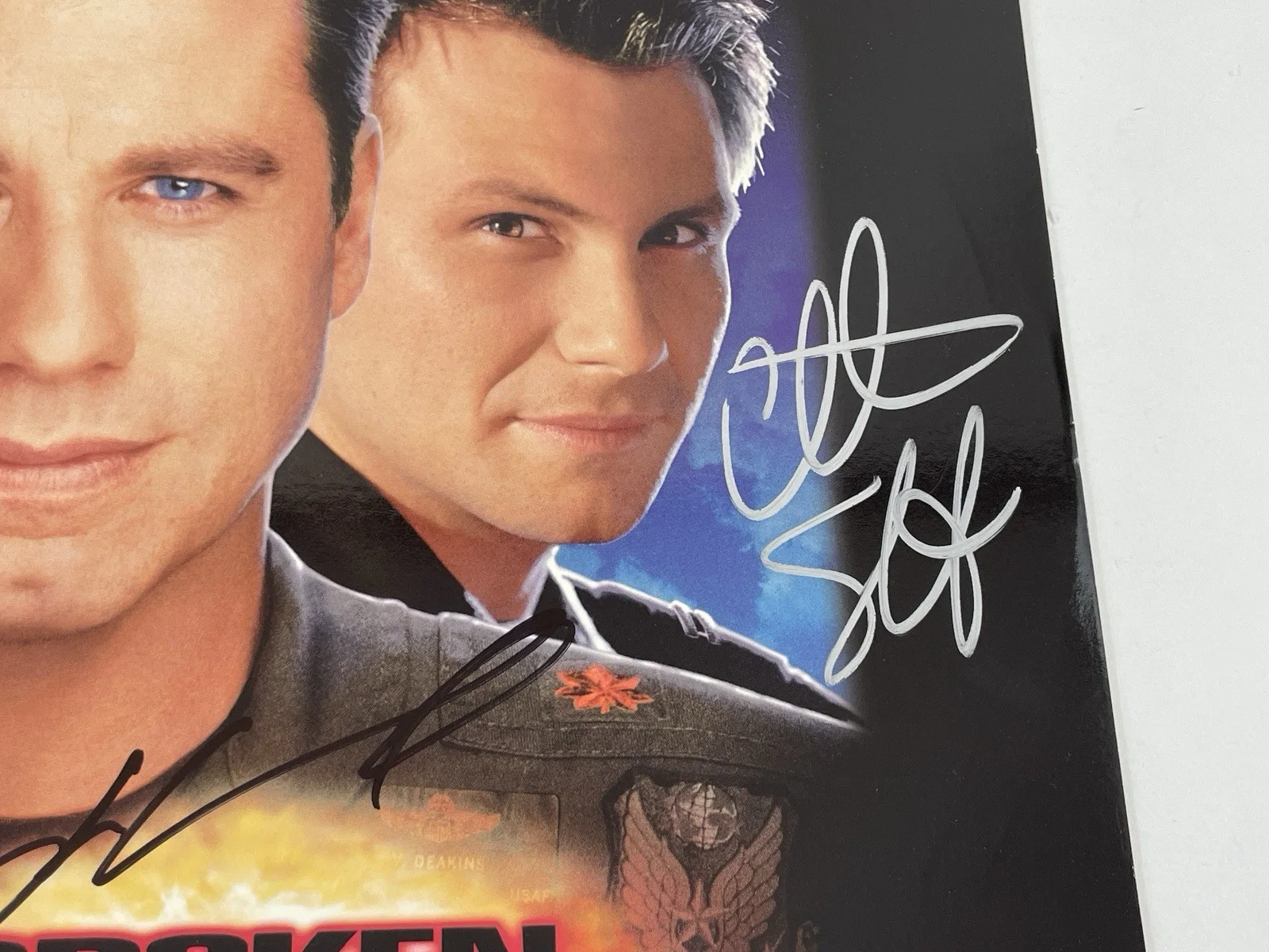 John Travolta, Christian Slater — Broken Arrow Cast Signed Movie Laserdisc John Travolta Christian Slater JSA COA, изображение 2
