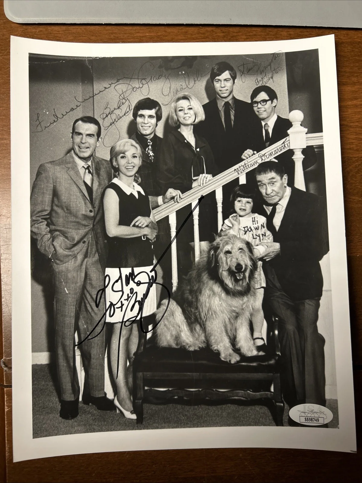 Beverly Garland — Beverly Garland Autograph B&W Photo 8x10 with My Three Sons Family Photo JSA COA, изображение 2