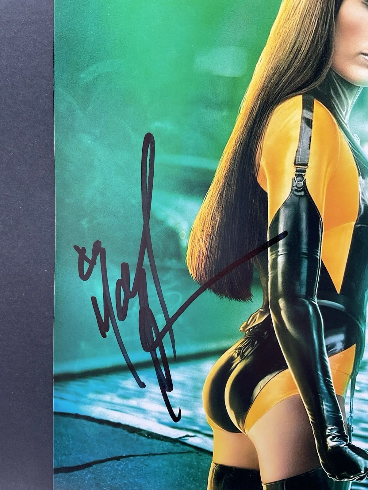 Malin Akerman — Malin Akerman signed Photo ACOA Watchmen signed Malin Akerman sexy signed 8x10, image 2