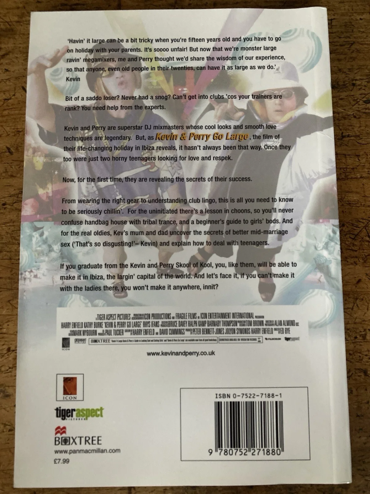 Kevin & Perry Go Large Book & Postcards Harry Enfield Kathy Burke Rhys Ifans, изображение 4