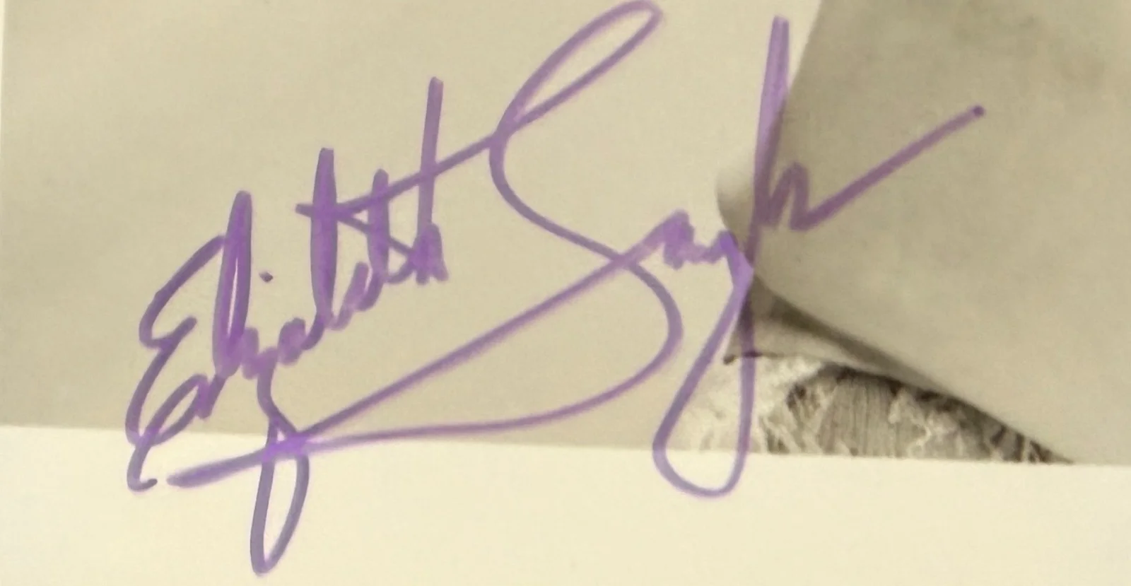 Elizabeth Taylor - Authentic signed Beautiful Photo (by Gary Bernstein)., image 2