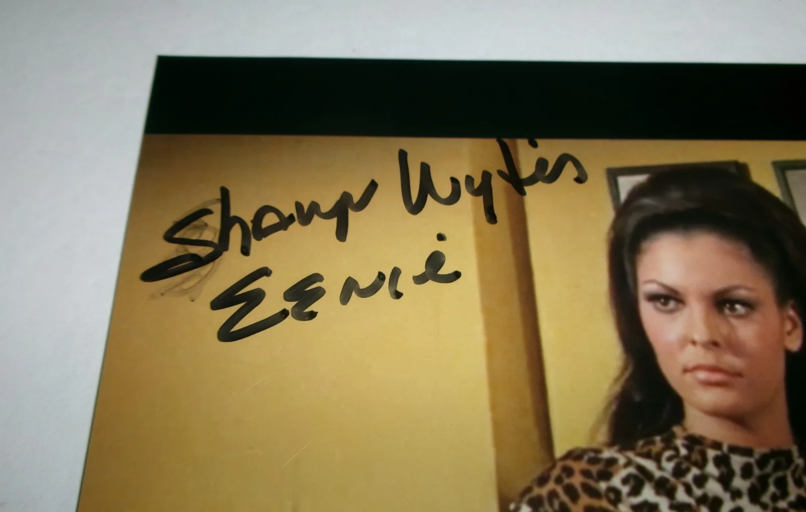 Sharyn Wynters — Sharyn Wynters Signed 8x10 Color Photo JSA CERT Sharon Played "Eenie" In Batman, изображение 2