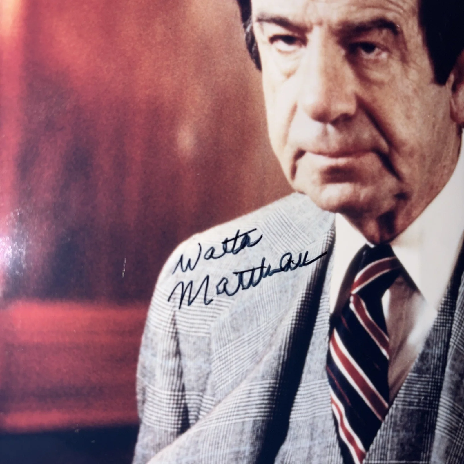 Walter Matthau — WALTER MATTHAU SIGNED AUTOGRAPHED 8X10 PHOTOGRAPH, image 2